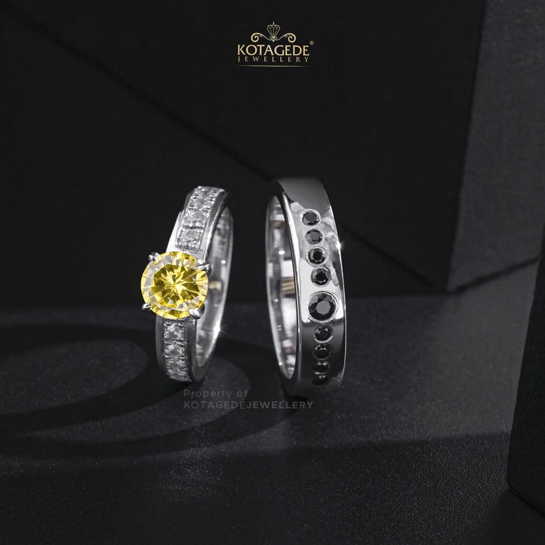 Cincin Kawin Tunangan Platidium Emas Putih Permata Hitam dan Kuning PTD0476WG