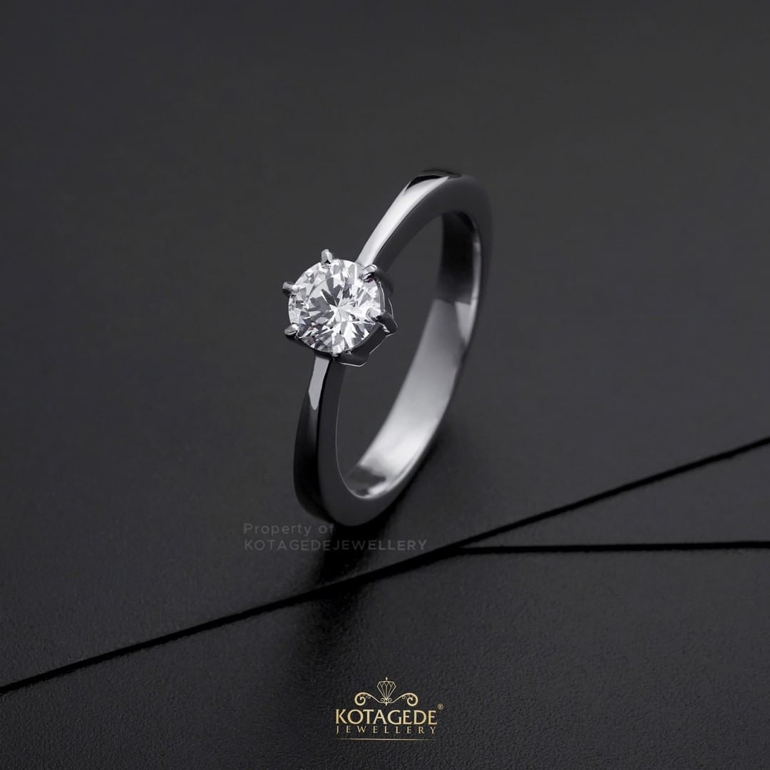Cincin Kawin Tunangan Simple Emas Putih Solitaire WG0504