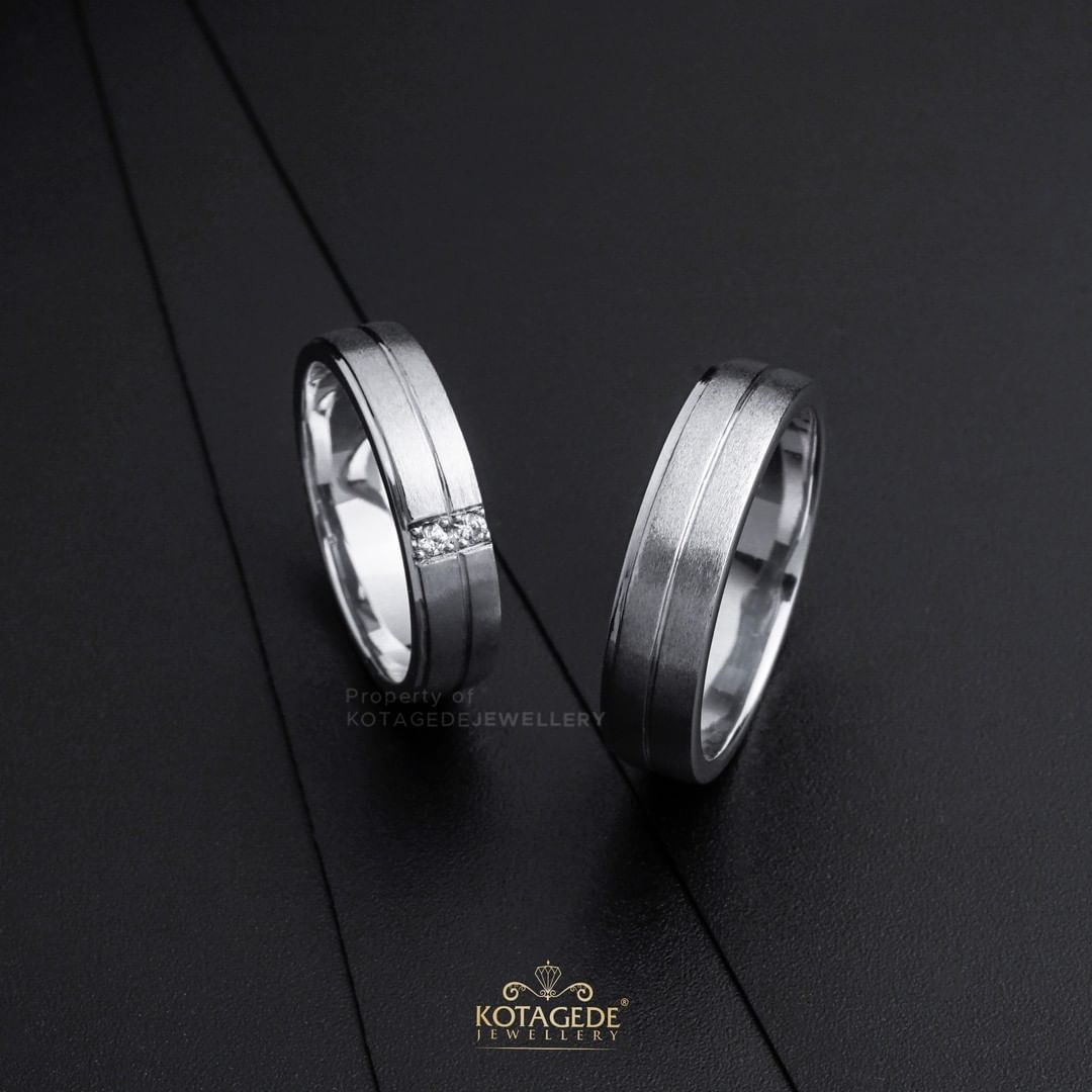Cincin Kawin Tunangan Platidium Emas Putih Simple Polos PTD0514WG
