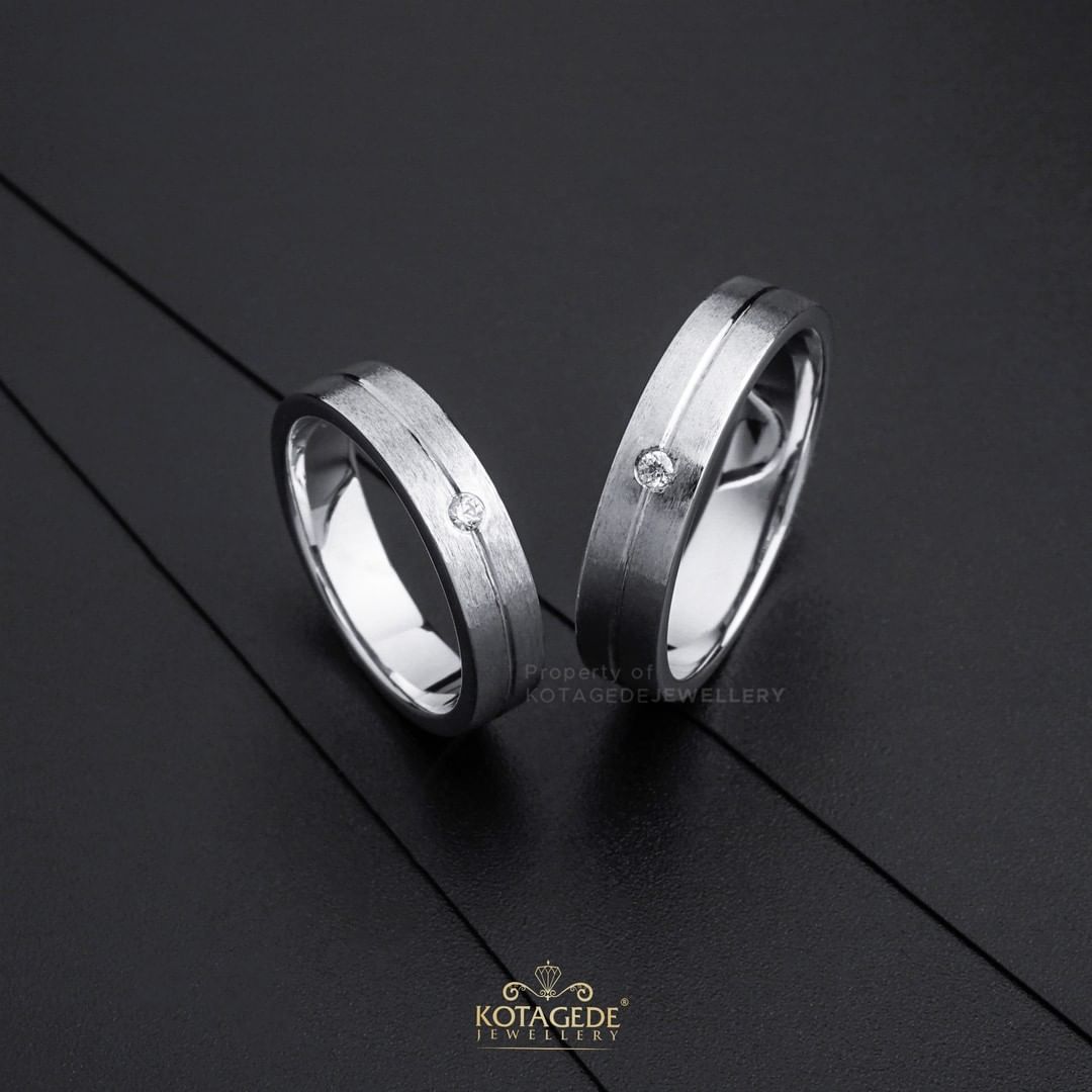 Cincin Kawin Tunangan Platidium Emas Putih Simple Solitaire PTD0513WG