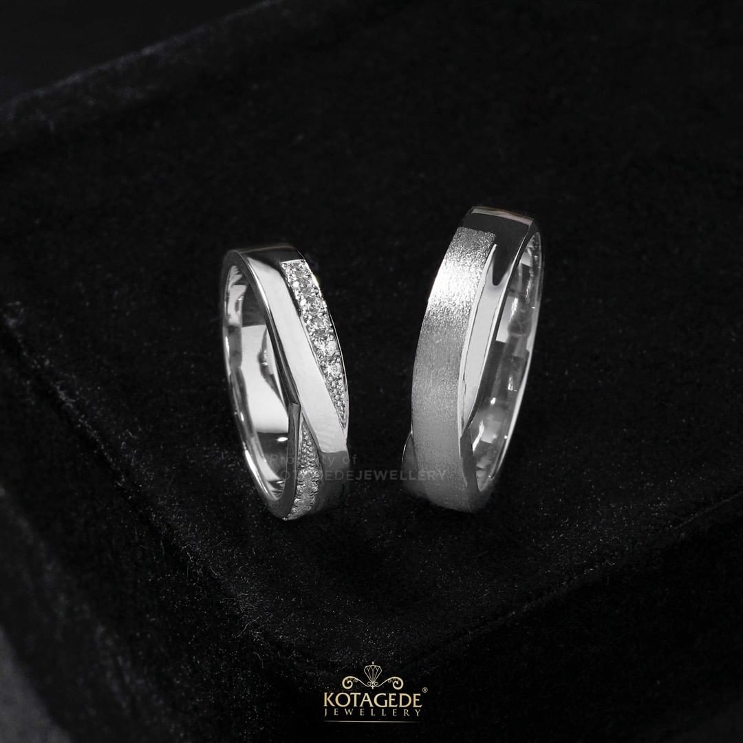 Cincin Kawin Tunangan Platidium Emas Putih Glossy Doff PTD0531WG