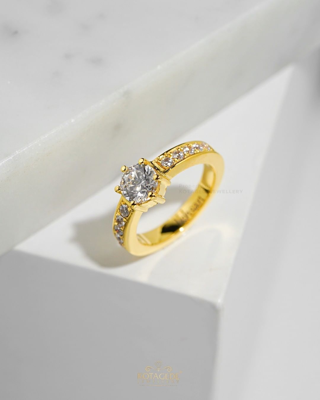 Cincin Kawin Tunangan Emas Kuning Solitaire Eternity YG0549