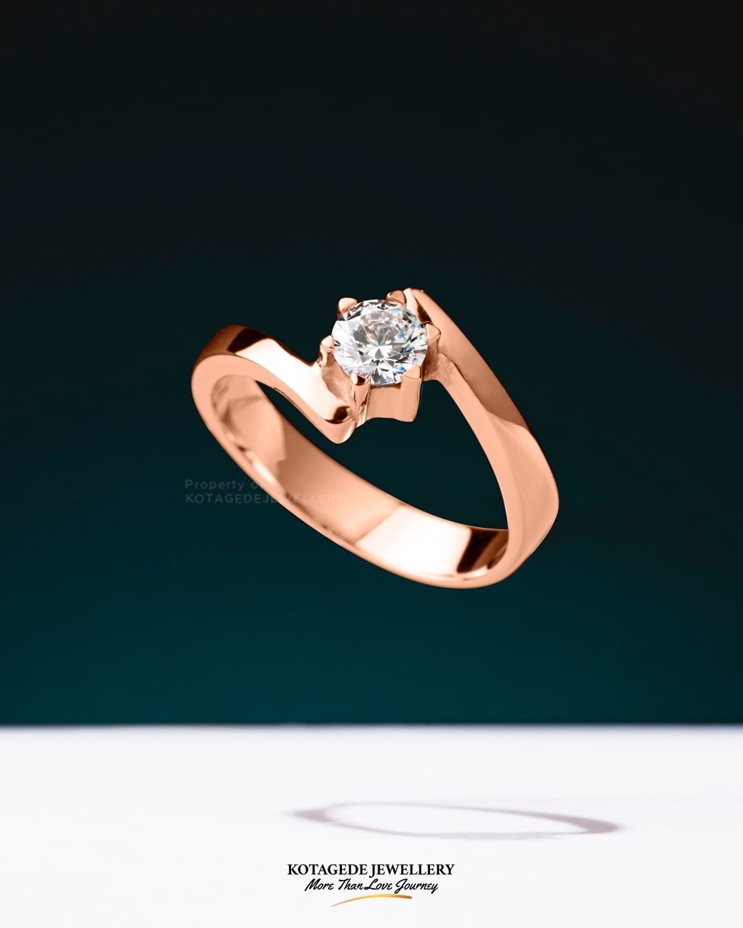 Cincin Kawin Tunangan Rosegold Solitaire Crossover RG0550