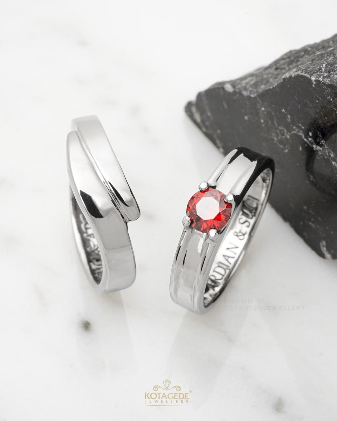 Cincin Kawin Tunangan Platidium Emas Putih Red Garnet Solitaire PTD0558WG