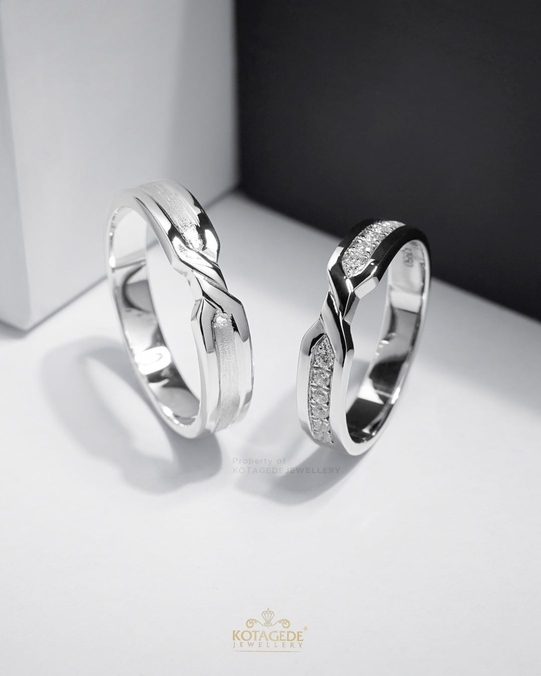 Cincin Kawin Tunangan Platidium Emas Putih Twisted Couple PTD0570WG