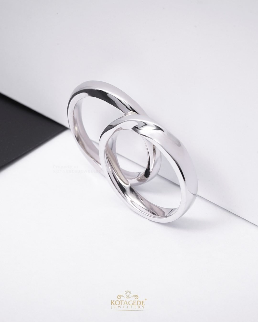 Cincin Kawin Tunangan Platidium Emas Putih Glossy Simple PTD0568WG