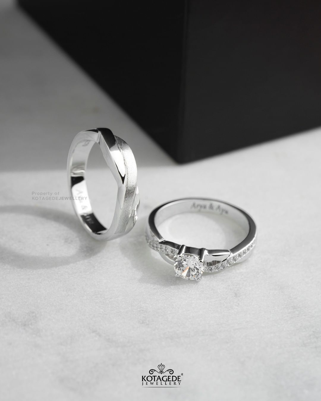 Cincin Kawin Tunangan Platidium Emas Putih Twisted Solitaire Half Eternity PTD0623WG