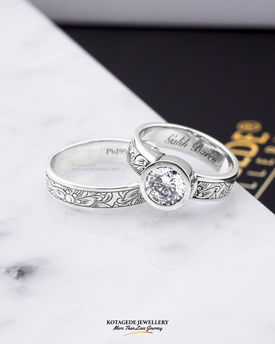 Cincin Kawin Tunangan Platidium Emas Putih Laser Batik Solitaire PTD0635WG